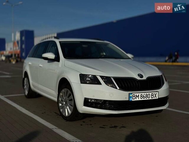 Білий Шкода Октавія, об'ємом двигуна 1.6 л та пробігом 236 тис. км за 12100 $, фото 1 на Automoto.ua