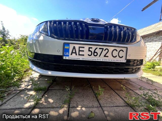 Білий Шкода Октавія, об'ємом двигуна 2 л та пробігом 163 тис. км за 17500 $, фото 1 на Automoto.ua