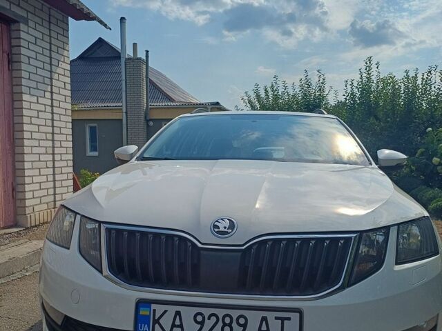 Білий Шкода Октавія, об'ємом двигуна 1.6 л та пробігом 284 тис. км за 11000 $, фото 1 на Automoto.ua
