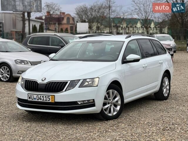Белый Шкода Октавия, объемом двигателя 1.6 л и пробегом 181 тыс. км за 13900 $, фото 1 на Automoto.ua