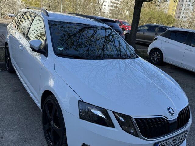 Белый Шкода Октавия, объемом двигателя 2 л и пробегом 250 тыс. км за 9914 $, фото 1 на Automoto.ua