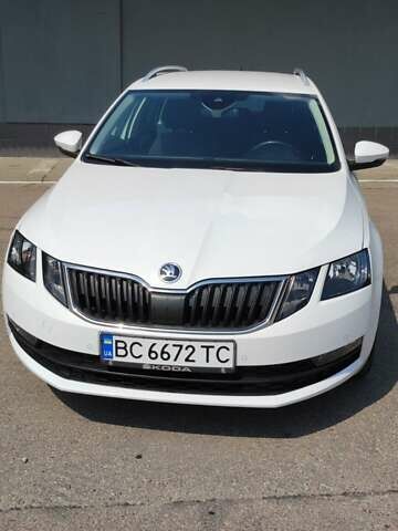 Белый Шкода Октавия, объемом двигателя 1.6 л и пробегом 186 тыс. км за 14900 $, фото 1 на Automoto.ua