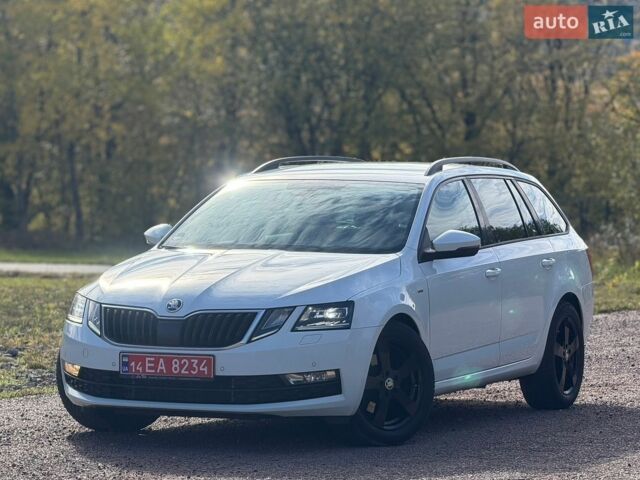 Белый Шкода Октавия, объемом двигателя 2 л и пробегом 251 тыс. км за 15400 $, фото 1 на Automoto.ua