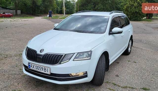 Белый Шкода Октавия, объемом двигателя 1.97 л и пробегом 241 тыс. км за 18950 $, фото 1 на Automoto.ua