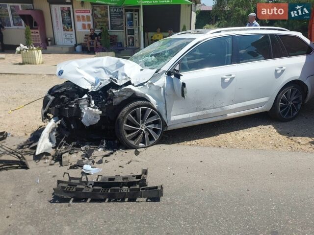Білий Шкода Октавія, об'ємом двигуна 1.97 л та пробігом 250 тис. км за 6500 $, фото 1 на Automoto.ua