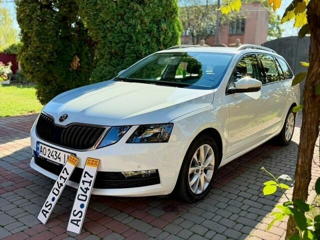 Белый Шкода Октавия, объемом двигателя 2 л и пробегом 230 тыс. км за 15200 $, фото 1 на Automoto.ua