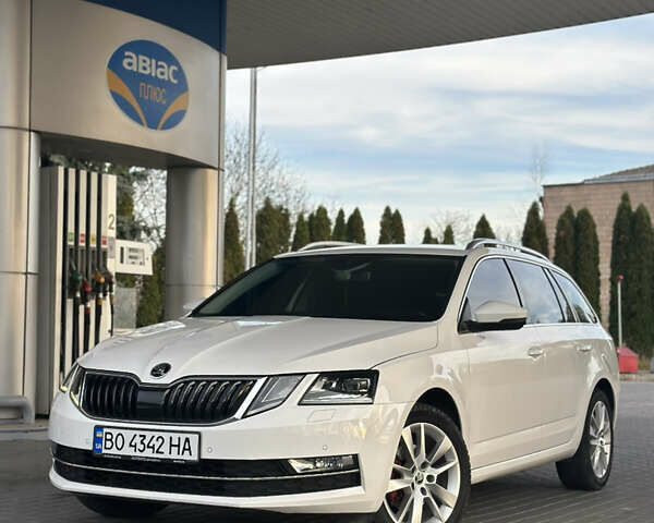Білий Шкода Октавія, об'ємом двигуна 1.97 л та пробігом 225 тис. км за 15499 $, фото 1 на Automoto.ua