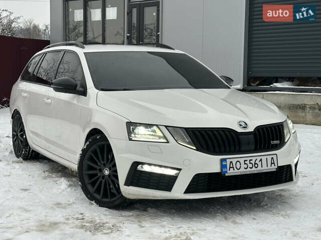 Білий Шкода Октавія, об'ємом двигуна 2 л та пробігом 254 тис. км за 16900 $, фото 1 на Automoto.ua