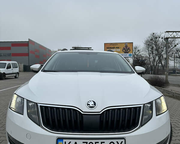 Белый Шкода Октавия, объемом двигателя 1.97 л и пробегом 250 тыс. км за 14500 $, фото 1 на Automoto.ua