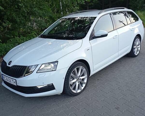 Білий Шкода Октавія, об'ємом двигуна 1.6 л та пробігом 223 тис. км за 15950 $, фото 1 на Automoto.ua