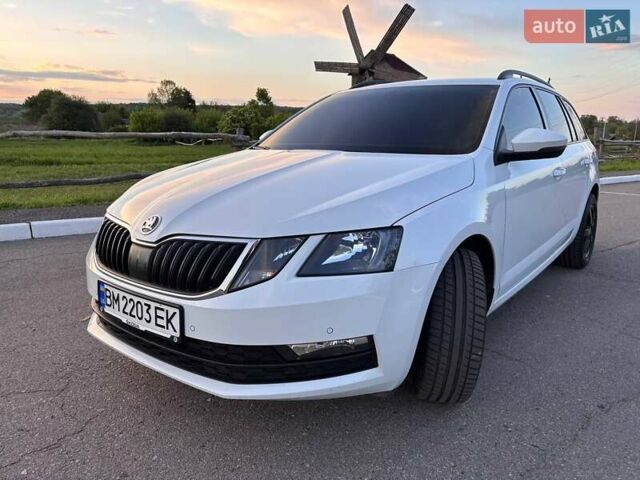 Белый Шкода Октавия, объемом двигателя 1.6 л и пробегом 201 тыс. км за 14600 $, фото 1 на Automoto.ua