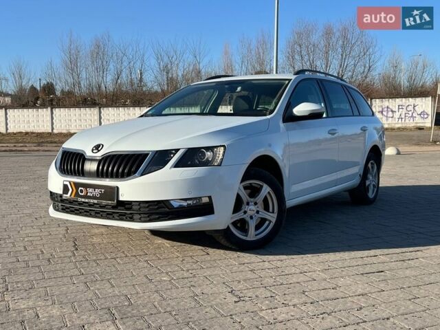 Белый Шкода Октавия, объемом двигателя 2 л и пробегом 267 тыс. км за 13690 $, фото 1 на Automoto.ua