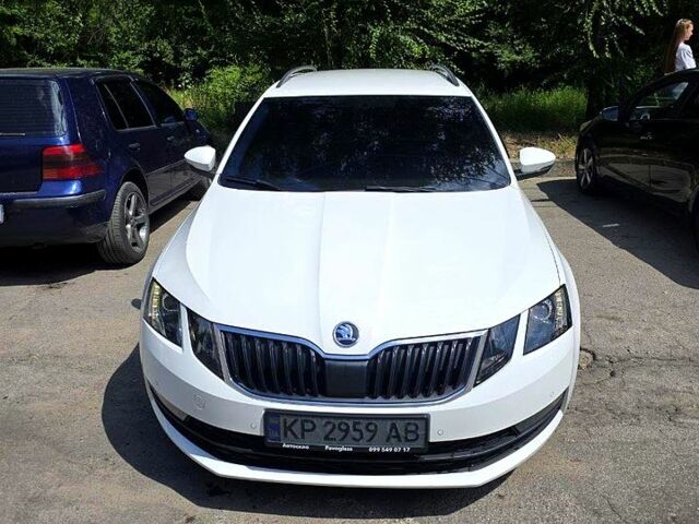 Шкода Октавия 2018 в Запорожье на Automoto.ua Белый Шкода Октавия, объемом двигателя 1.6 л и пробегом 256 тыс. км за 17500 $, фото 1 на Automoto.ua