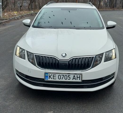 Білий Шкода Октавія, об'ємом двигуна 1.6 л та пробігом 178 тис. км за 14700 $, фото 1 на Automoto.ua