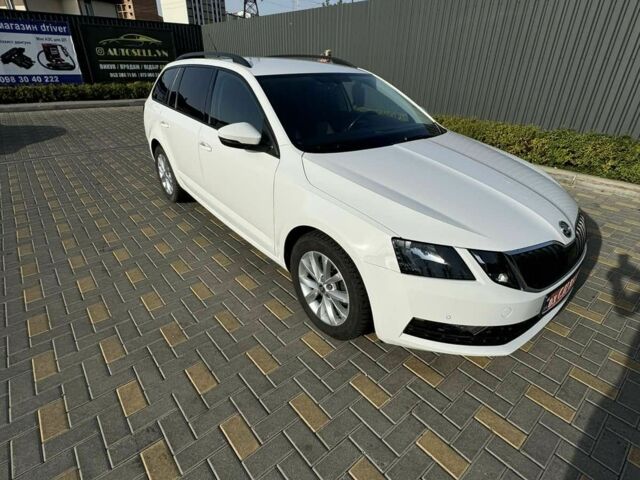 Білий Шкода Октавія, об'ємом двигуна 2 л та пробігом 297 тис. км за 13999 $, фото 1 на Automoto.ua