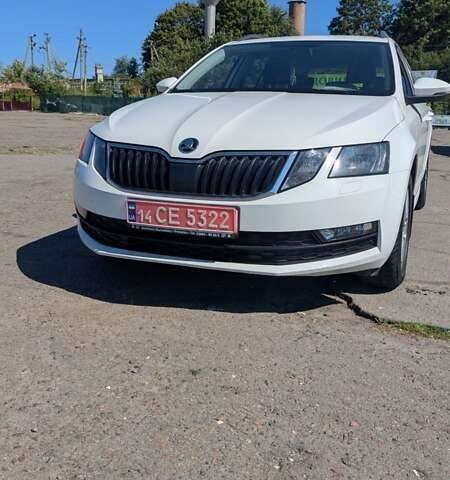 Білий Шкода Октавія, об'ємом двигуна 1.6 л та пробігом 250 тис. км за 11500 $, фото 1 на Automoto.ua