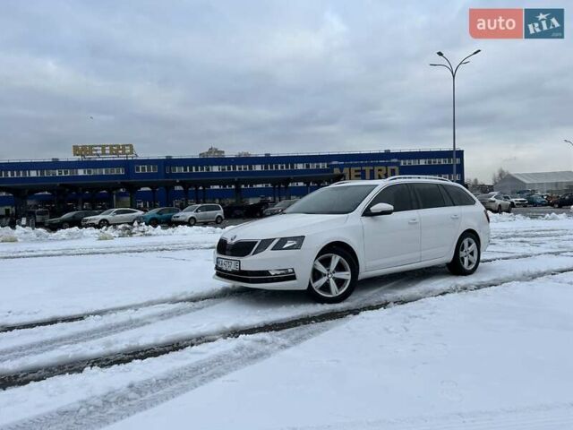 Белый Шкода Октавия, объемом двигателя 2 л и пробегом 164 тыс. км за 16700 $, фото 1 на Automoto.ua