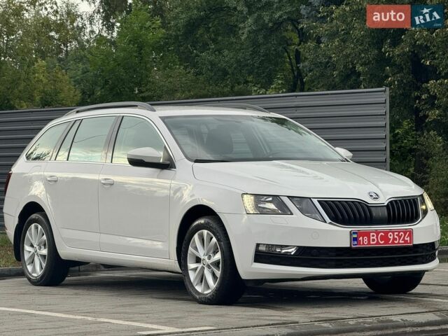 Білий Шкода Октавія, об'ємом двигуна 2.01 л та пробігом 215 тис. км за 13600 $, фото 1 на Automoto.ua