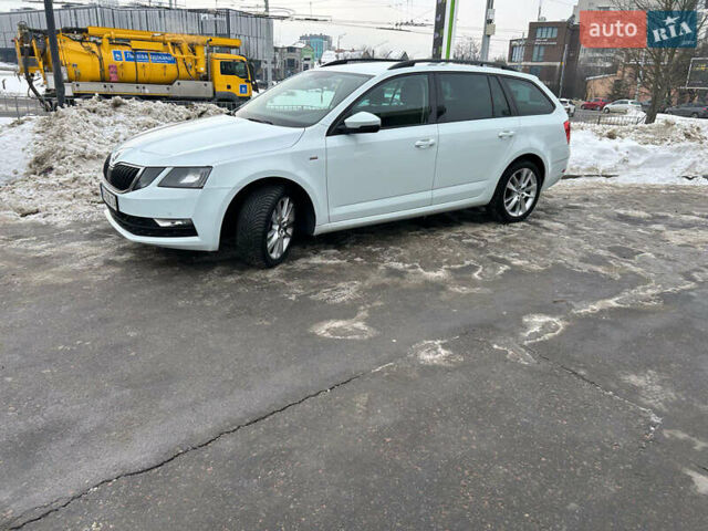 Белый Шкода Октавия, объемом двигателя 1.6 л и пробегом 217 тыс. км за 14200 $, фото 1 на Automoto.ua