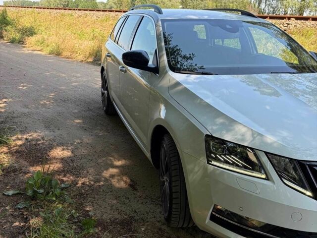 Білий Шкода Октавія, об'ємом двигуна 2 л та пробігом 192 тис. км за 13508 $, фото 1 на Automoto.ua