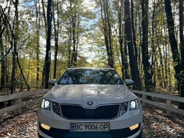 Білий Шкода Октавія, об'ємом двигуна 1.6 л та пробігом 307 тис. км за 12500 $, фото 1 на Automoto.ua