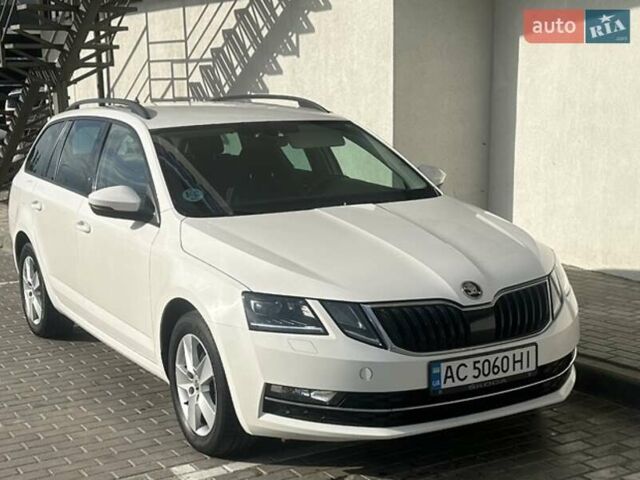 Шкода Октавия 2018 в Львове на Automoto.ua Белый Шкода Октавия, объемом двигателя 1.97 л и пробегом 198 тыс. км за 13600 $, фото 1 на Automoto.ua