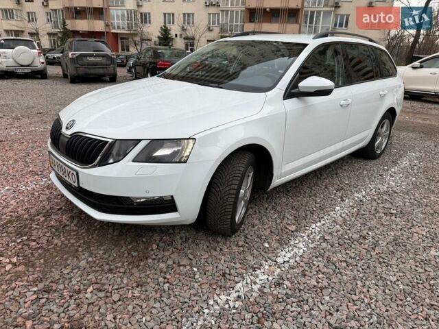 Білий Шкода Октавія, об'ємом двигуна 1.97 л та пробігом 200 тис. км за 16600 $, фото 1 на Automoto.ua