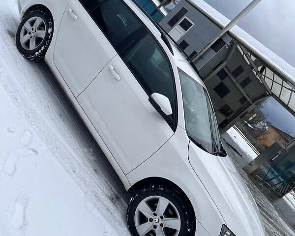 Белый Шкода Октавия, объемом двигателя 1.6 л и пробегом 250 тыс. км за 12000 $, фото 1 на Automoto.ua