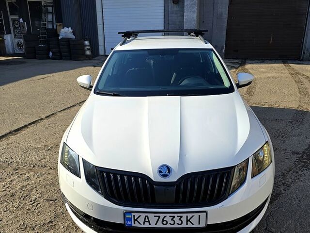 Білий Шкода Октавія, об'ємом двигуна 2 л та пробігом 269 тис. км за 13900 $, фото 1 на Automoto.ua