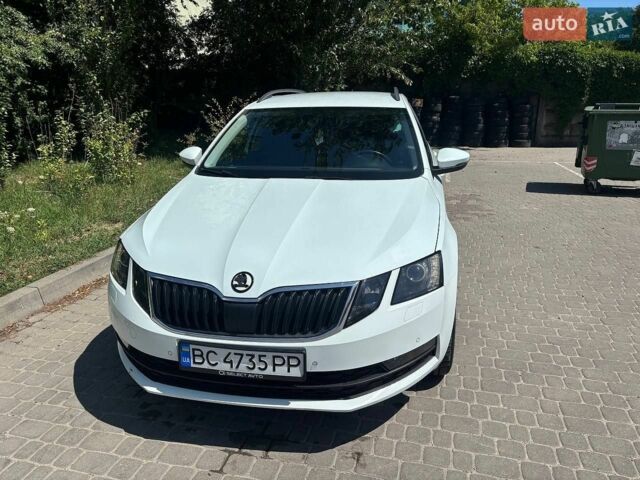 Белый Шкода Октавия, объемом двигателя 1.97 л и пробегом 269 тыс. км за 12900 $, фото 1 на Automoto.ua