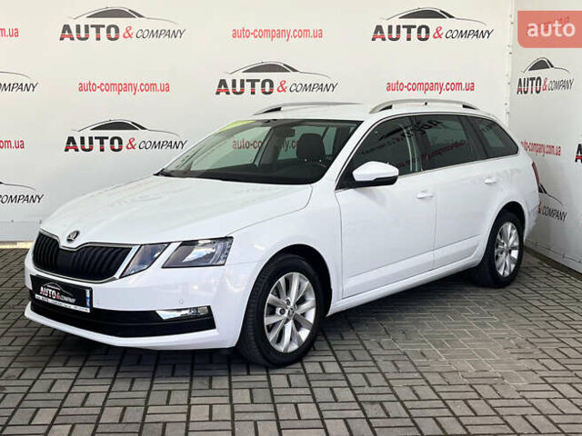 Белый Шкода Октавия, объемом двигателя 1.6 л и пробегом 209 тыс. км за 15950 $, фото 1 на Automoto.ua