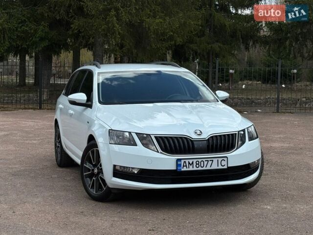 Белый Шкода Октавия, объемом двигателя 1.6 л и пробегом 209 тыс. км за 14300 $, фото 1 на Automoto.ua