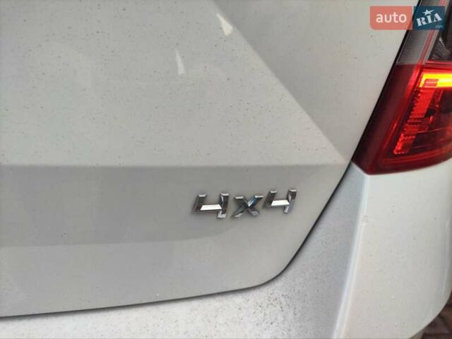 Белый Шкода Октавия, объемом двигателя 2 л и пробегом 271 тыс. км за 14399 $, фото 1 на Automoto.ua