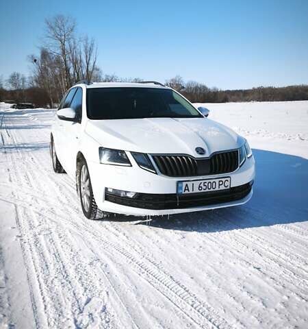 Белый Шкода Октавия, объемом двигателя 1.97 л и пробегом 300 тыс. км за 14150 $, фото 1 на Automoto.ua