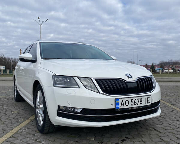 Белый Шкода Октавия, объемом двигателя 1.97 л и пробегом 280 тыс. км за 15850 $, фото 1 на Automoto.ua