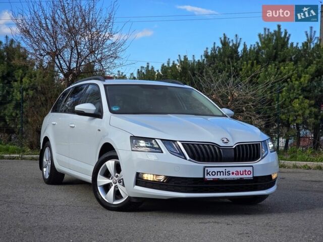 Белый Шкода Октавия, объемом двигателя 1.97 л и пробегом 233 тыс. км за 15999 $, фото 1 на Automoto.ua
