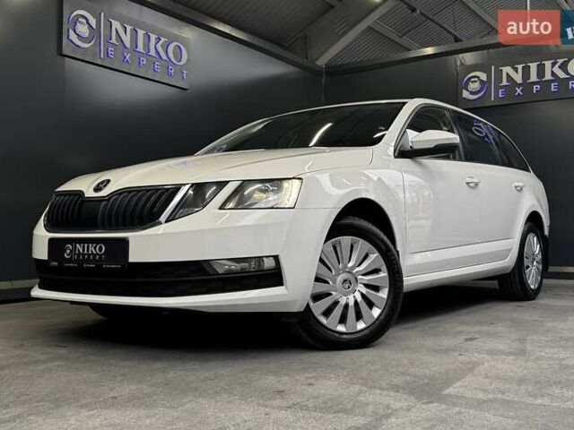 Белый Шкода Октавия, объемом двигателя 1.97 л и пробегом 148 тыс. км за 18300 $, фото 1 на Automoto.ua