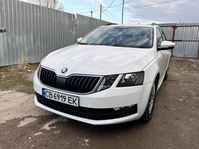 Белый Шкода Октавия, объемом двигателя 1.6 л и пробегом 256 тыс. км за 12700 $, фото 1 на Automoto.ua