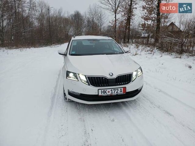 Білий Шкода Октавія, об'ємом двигуна 2 л та пробігом 184 тис. км за 17999 $, фото 1 на Automoto.ua