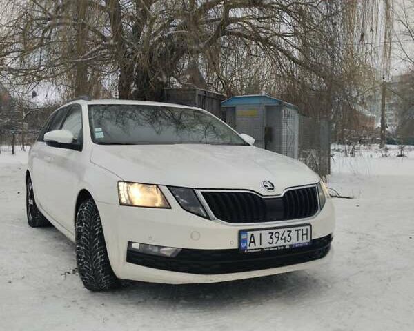 Білий Шкода Октавія, об'ємом двигуна 1.97 л та пробігом 190 тис. км за 15899 $, фото 1 на Automoto.ua