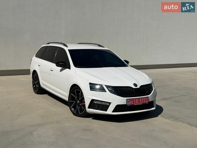 Белый Шкода Октавия, объемом двигателя 2 л и пробегом 196 тыс. км за 17200 $, фото 1 на Automoto.ua
