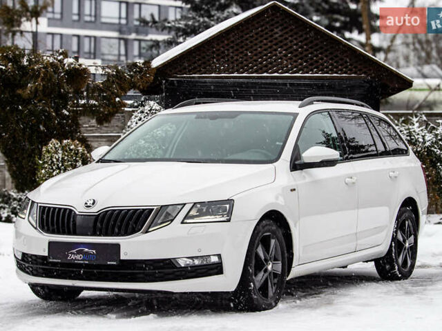 Белый Шкода Октавия, объемом двигателя 2 л и пробегом 182 тыс. км за 15700 $, фото 1 на Automoto.ua
