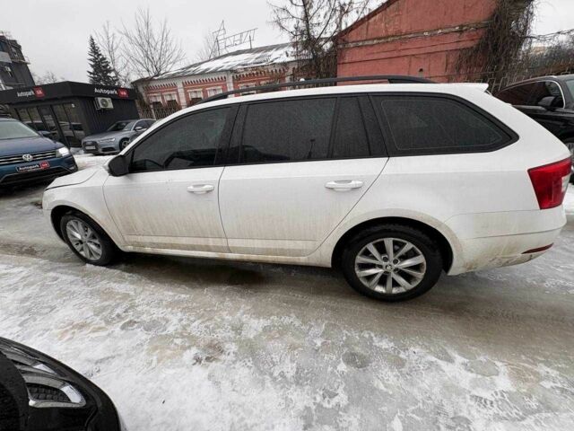 Белый Шкода Октавия, объемом двигателя 1.6 л и пробегом 260 тыс. км за 13490 $, фото 1 на Automoto.ua