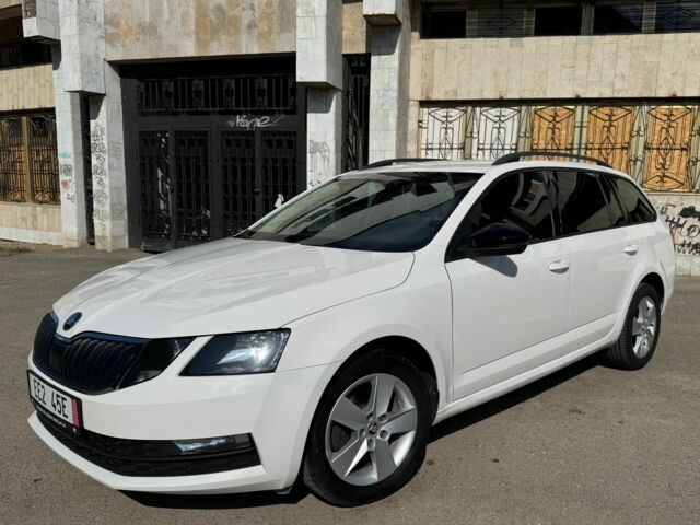 Білий Шкода Октавія, об'ємом двигуна 1.6 л та пробігом 278 тис. км за 11499 $, фото 1 на Automoto.ua