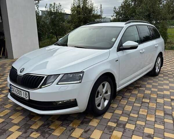 Белый Шкода Октавия, объемом двигателя 1.97 л и пробегом 230 тыс. км за 17500 $, фото 1 на Automoto.ua