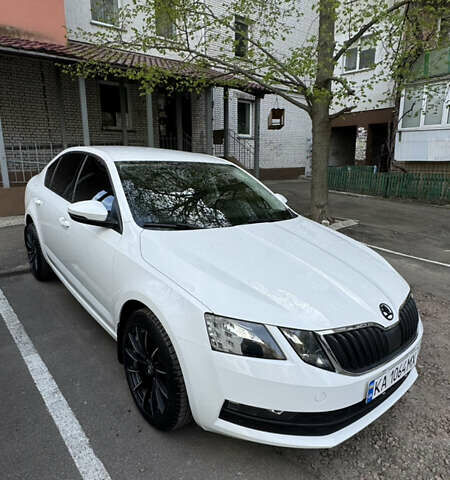 Белый Шкода Октавия, объемом двигателя 1.4 л и пробегом 75 тыс. км за 16500 $, фото 1 на Automoto.ua