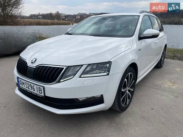 Белый Шкода Октавия, объемом двигателя 1.6 л и пробегом 227 тыс. км за 14990 $, фото 1 на Automoto.ua