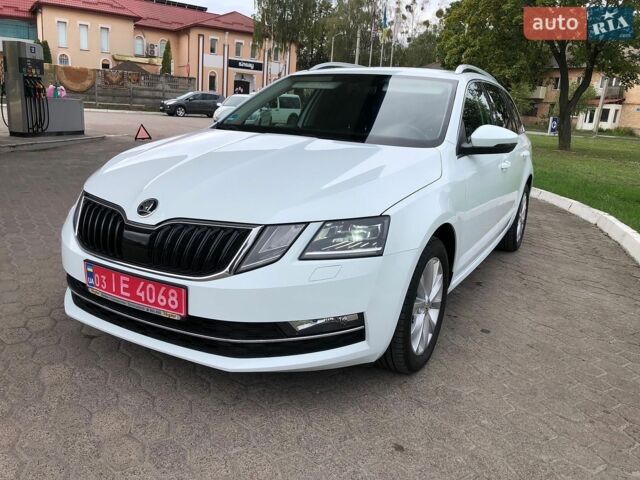 Белый Шкода Октавия, объемом двигателя 2 л и пробегом 289 тыс. км за 14990 $, фото 1 на Automoto.ua
