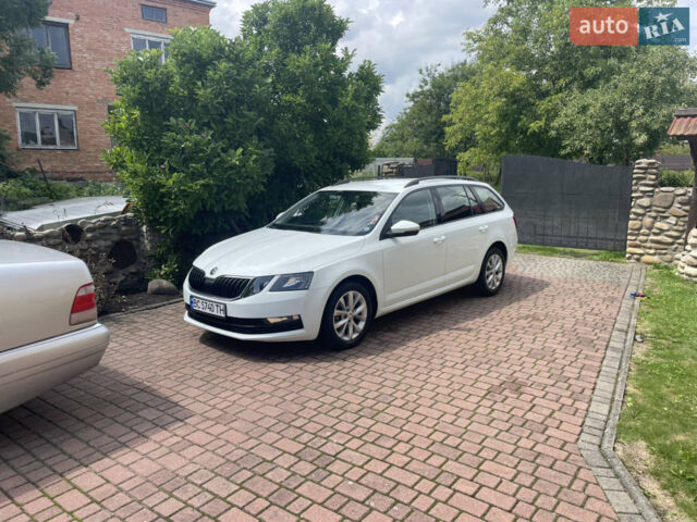 Білий Шкода Октавія, об'ємом двигуна 1.6 л та пробігом 212 тис. км за 14400 $, фото 1 на Automoto.ua