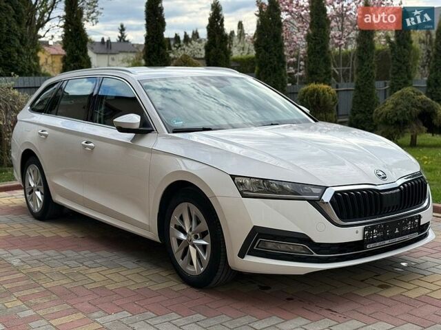Белый Шкода Октавия, объемом двигателя 2 л и пробегом 285 тыс. км за 16399 $, фото 1 на Automoto.ua